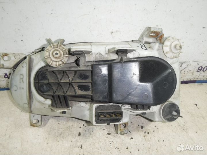 Фара правая VW Golf III