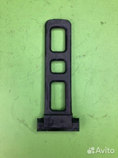 Крепление брызговика(р) резинка\Scania 94/114/124