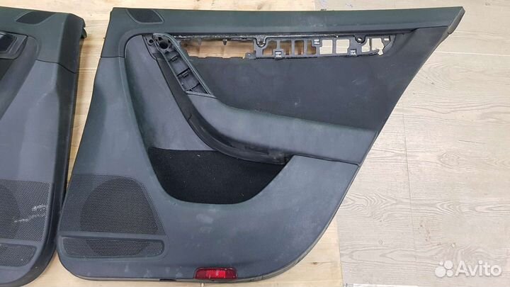 Задние дверные карты Passat B7