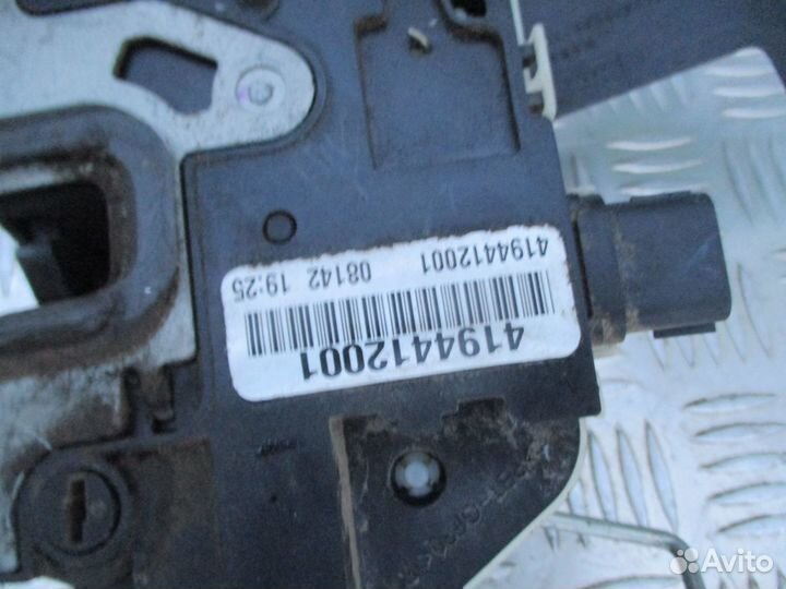 Замок задней двери правый Форд Эскейп 2 2008г