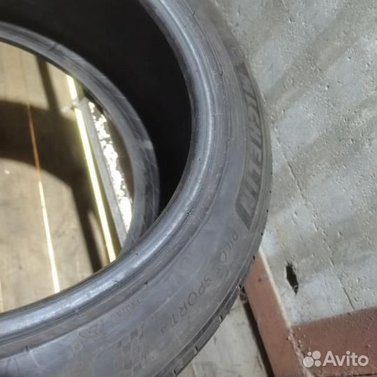 Michelin Pilot Sport 4 255/45 R18