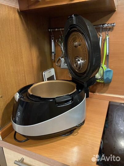 Мультиварка Bork U700