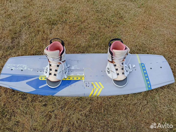 Вейкборд Hyperlight с креплениями Liquid Force