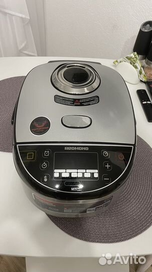 Мультиварка новая