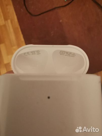 Наушники earpods правый и кейс