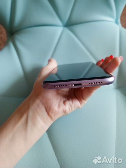 Телефон iPhone 11