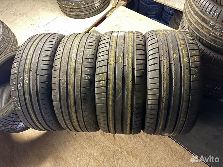 Michelin Pilot Sport 4 225/45 R18 и 255/40 R18