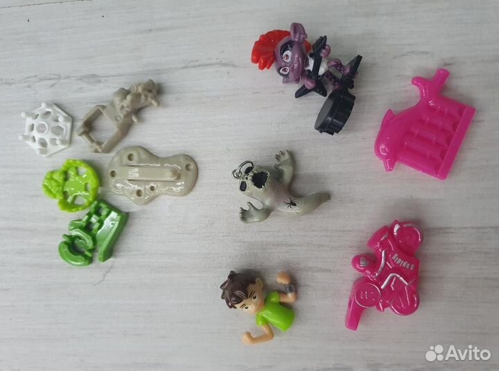 Игрушки киндер и другие, скрепыши, чипикао