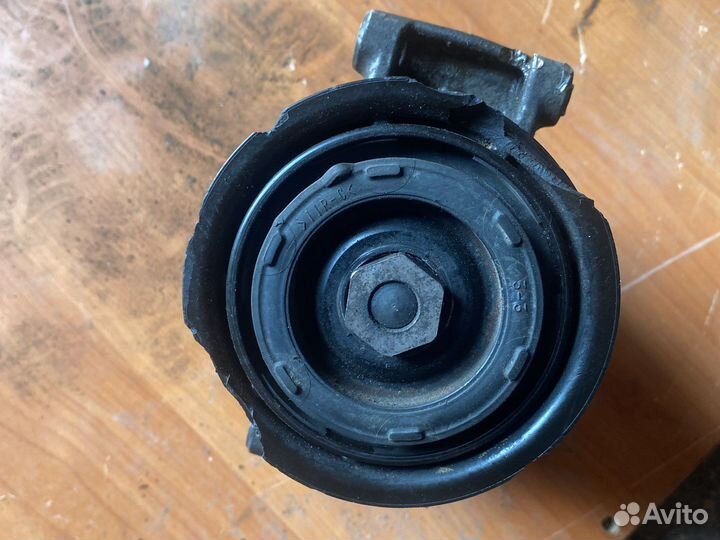 Компрессор кондиционера vag 5no820803F