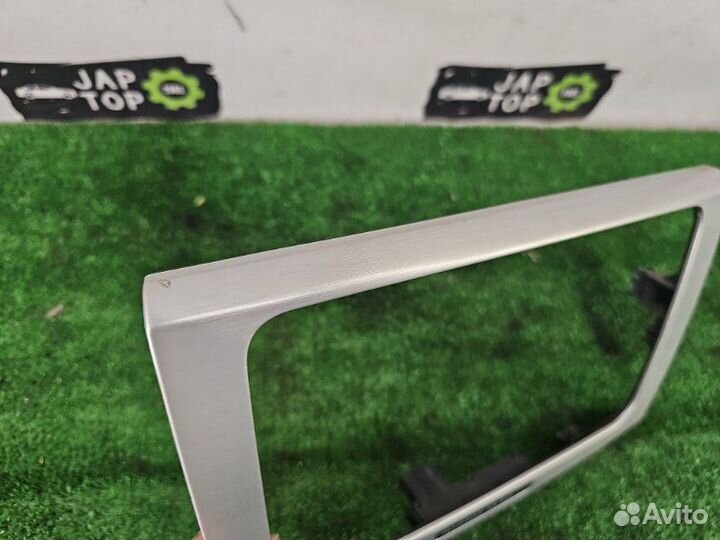 Рамка магнитолы Volkswagen Passat B6