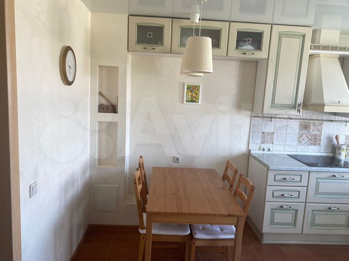 2-к. квартира, 72 м², 7/10 эт.