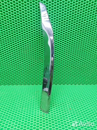 Накладка решетки радиатора передняя левая Honda