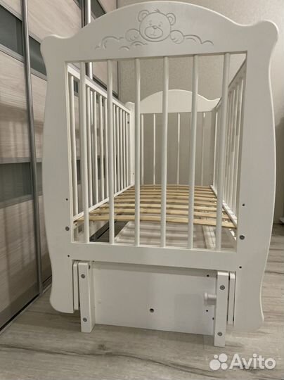 Детская кроватка с маятником и ящиком+матрас