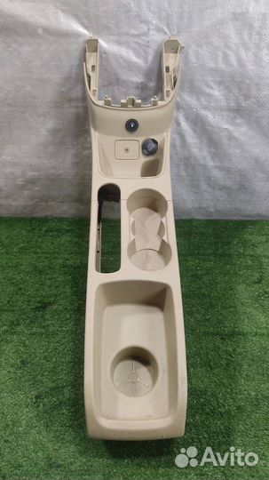 Консоль центральная (без подлокотника) Ford Fiest