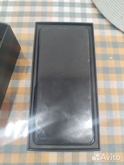 Samsung s20 plus на разбор.разбила экран