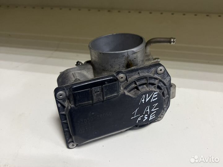 Дроссельная заслонка Toyota Avensis 03-09г