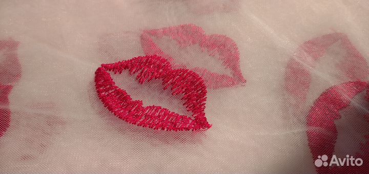 Вышивка на сетке 