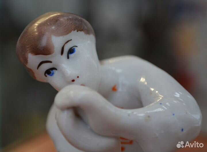 Фарфоровая статуэтка- пастушок