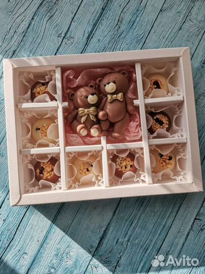 Подарок, шоколад на день воспитателя, день учителя