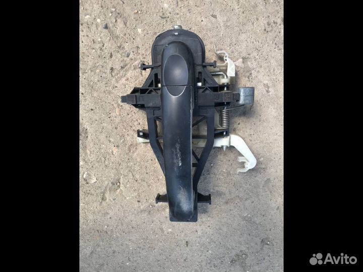 Ручка сдвижной двери в сборе Фольксваген Кадди 3