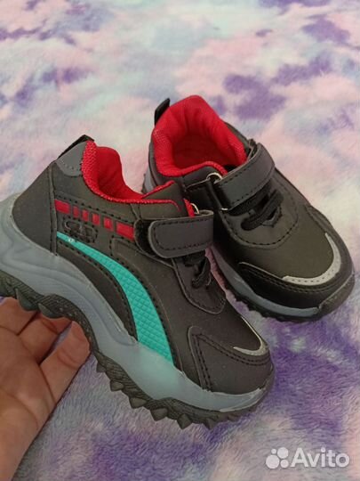 Кроссовки детские 23