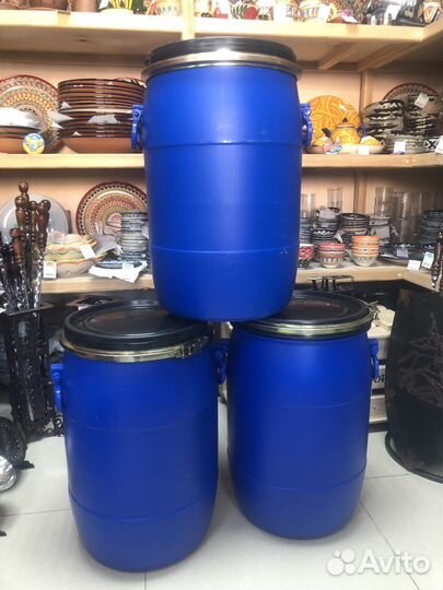 Бочка 50л пластиковая с крышкой б/у
