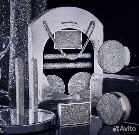 Набор декоративной косметики новый