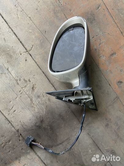 Зеркало заднего вида
