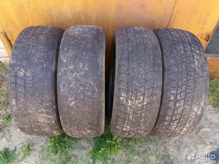 Bridgestone Blizzak DM-V2 235/60 R18