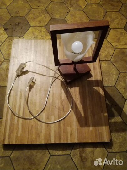 Лампа настольная