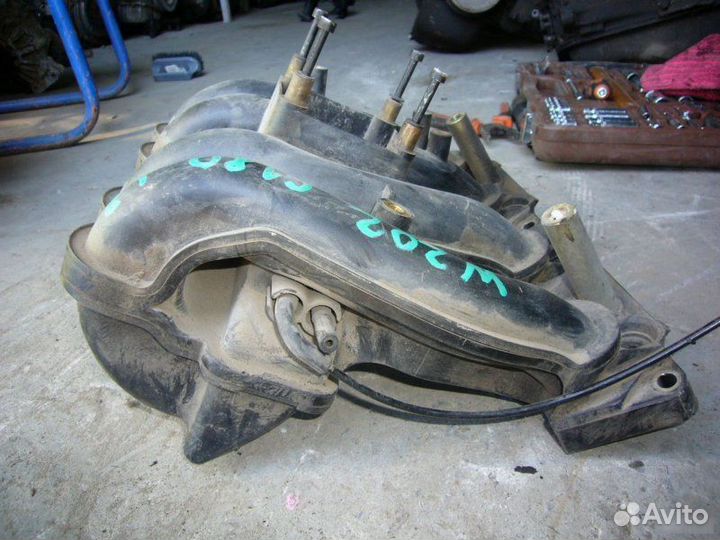 Коллектор впускной Mercedes W202