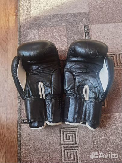 Боксерские перчатки 12 унций