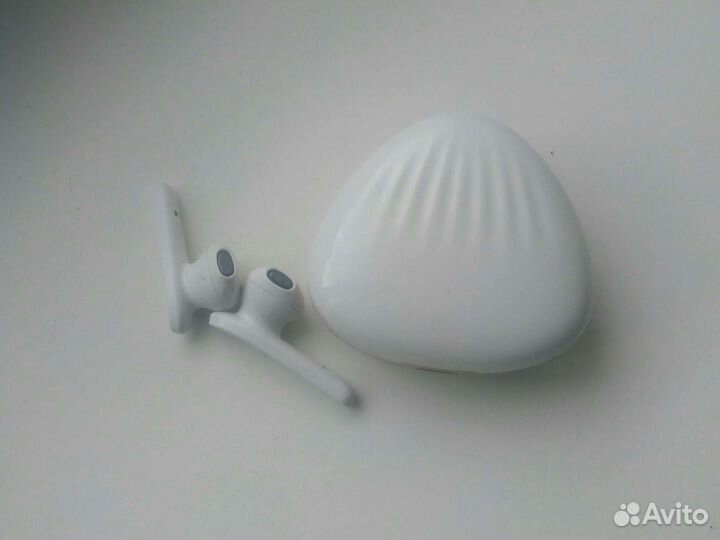 Беспроводные наушники в виде ракушки