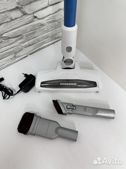 Пылесос Redmond RV-UR365