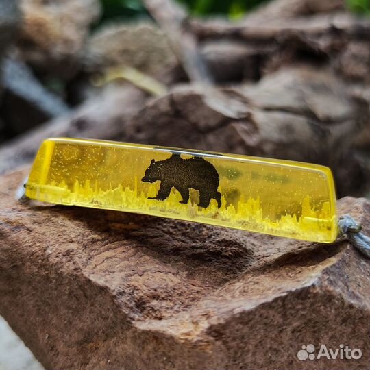 Браслет с медведем из эпоксидной смолы