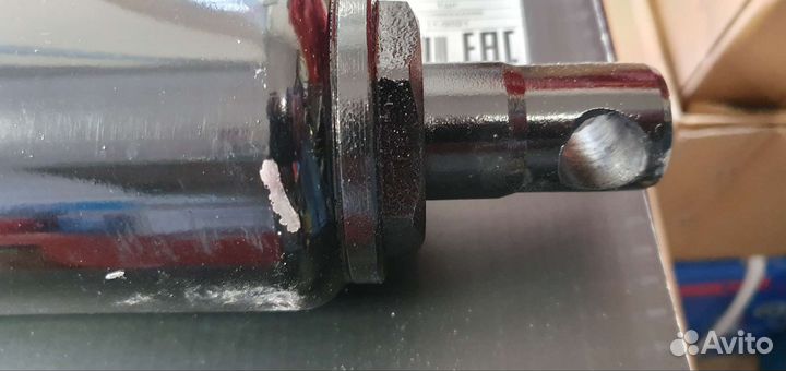 Цилиндр гидравлический удлиненный с двухштоковый