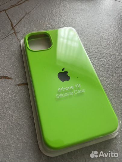 Чехол на iPhone 13