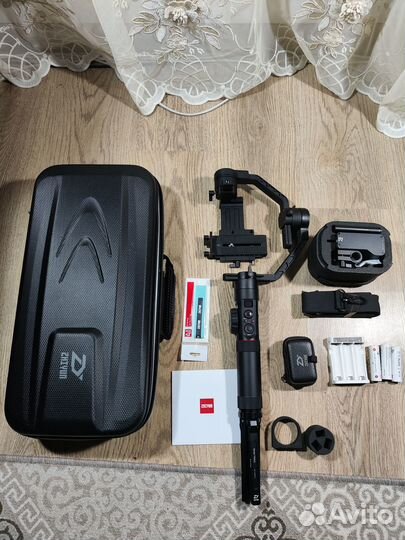 Zhiyun crane 2 + Follow focus