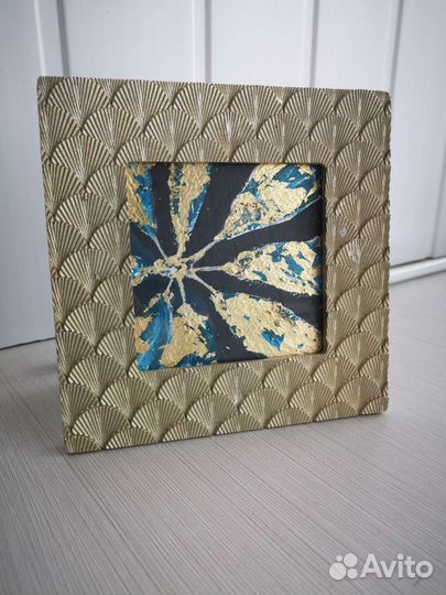 Картина акрил золотая поталь в рамке