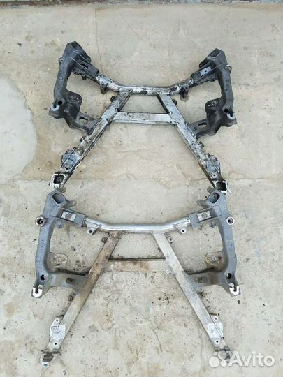 Передний подрамник бмв е39