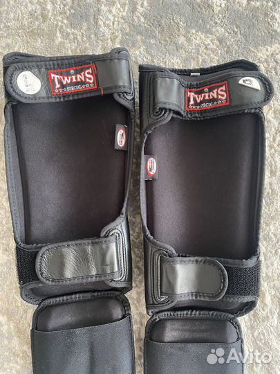 Защита голени (щитки на ноги) Twins Special SGL-2