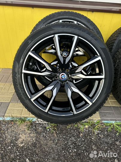 Зимний комплект колесо R22 оригинал Bmw x7 G07