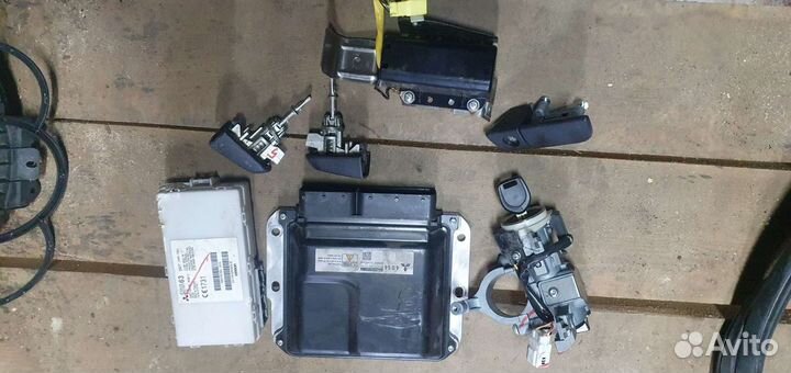 Комплект эбу Л200 2014г 1800С263