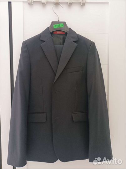 Новый школьные костюм на мальчика 146 рост