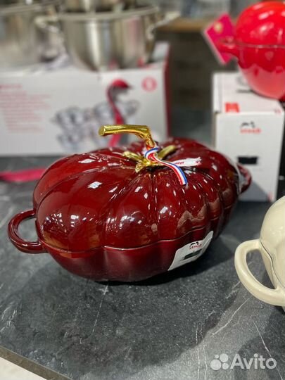 Кастрюля чугунная staub