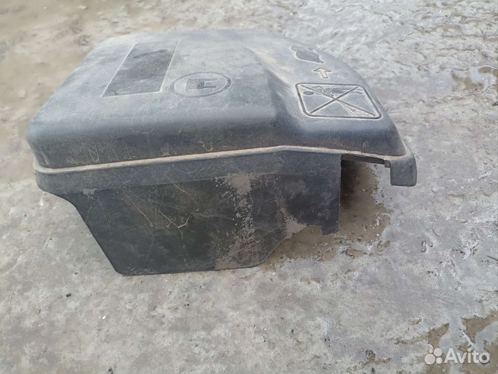 Крышка блока предохранителей Пежо Ситроен Peugeot