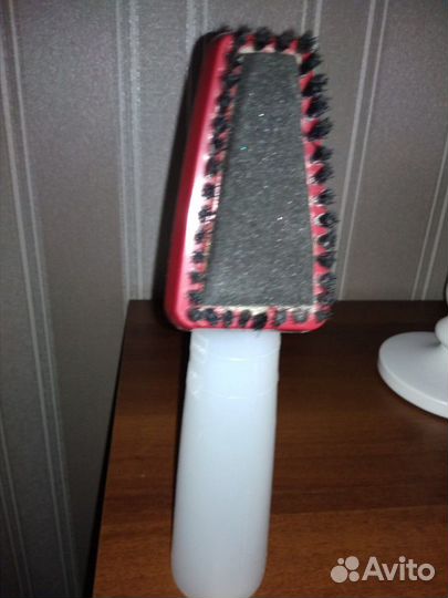 Щётка пенная для чистки диванов и ковров