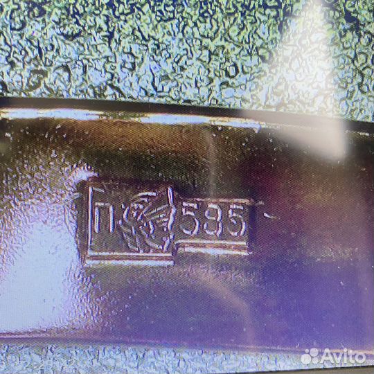 Золотое кольцо 585пр. вес: 1,21гр. размер: 15,5