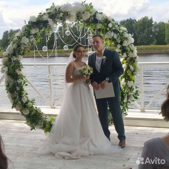 Круглая свадебная арка с декором на Ваш вкус