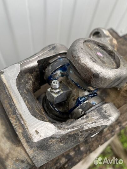 Карданный вал передний на LC 200